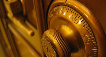 Secruity experts shows how secure hotel safes are