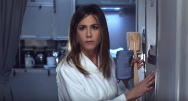 Jennifer Aniston stars in new Emirates ad