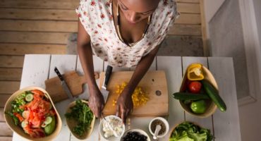 Experience local home cooked meals whilst traveling with Traveling Spoon