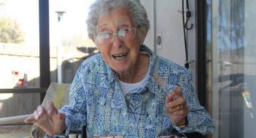 90-year-old woman rejects cancer treatment and opts for road trip