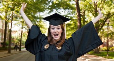 Greyhound congrats grads with 20% off travel
