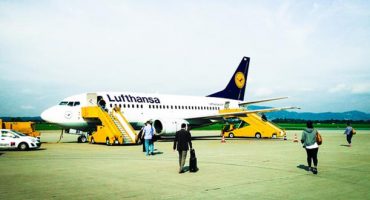 “Lufthansa Surprise” picks your vacation spot for you