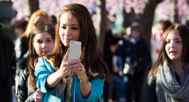 Tourist destroys 126-year old statue while taking a selfie