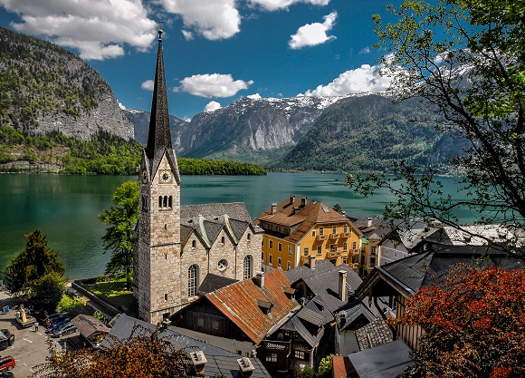 Scenery behind the village of Hallstatt in Austria