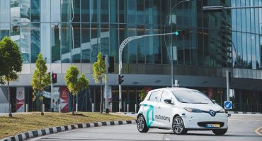 Singapore Debuts World’s First Driverless Taxis