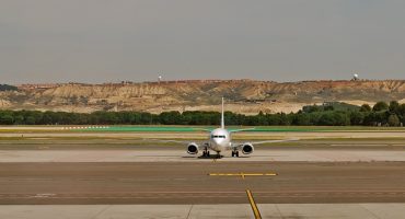 Man misses flight, chases it across tarmac in effort to hail it down